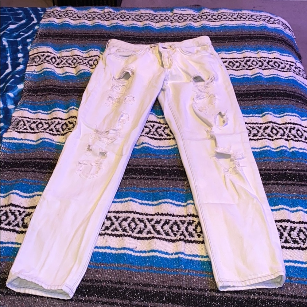 Light wash mom jeans